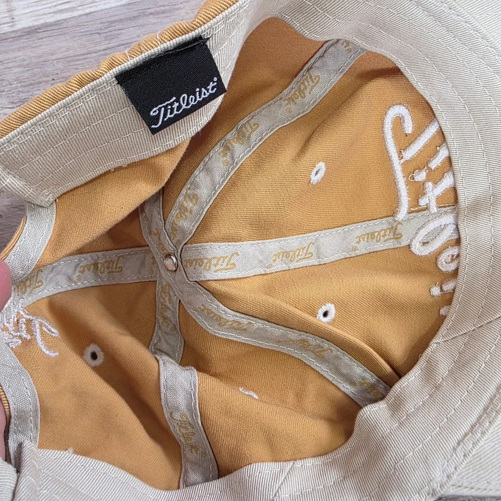 Titleist Golf Hat Mustard Yellow Adjustable Strapback‎ Dad Cap Embroidered Logo
